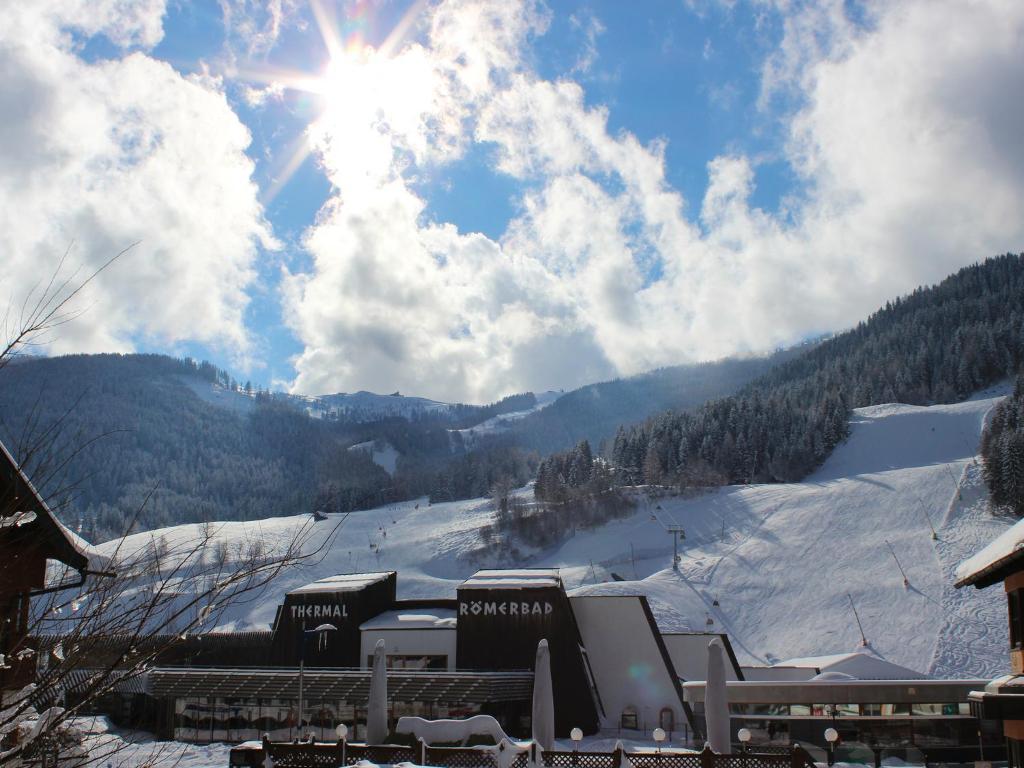 Hotel Prägant 4*